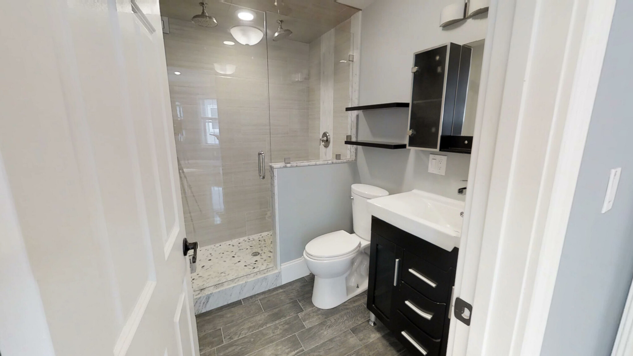 6 bed, 2 bath apartment for rent at 138 Elm Unit 1, Porter Square — photo 5 of 8