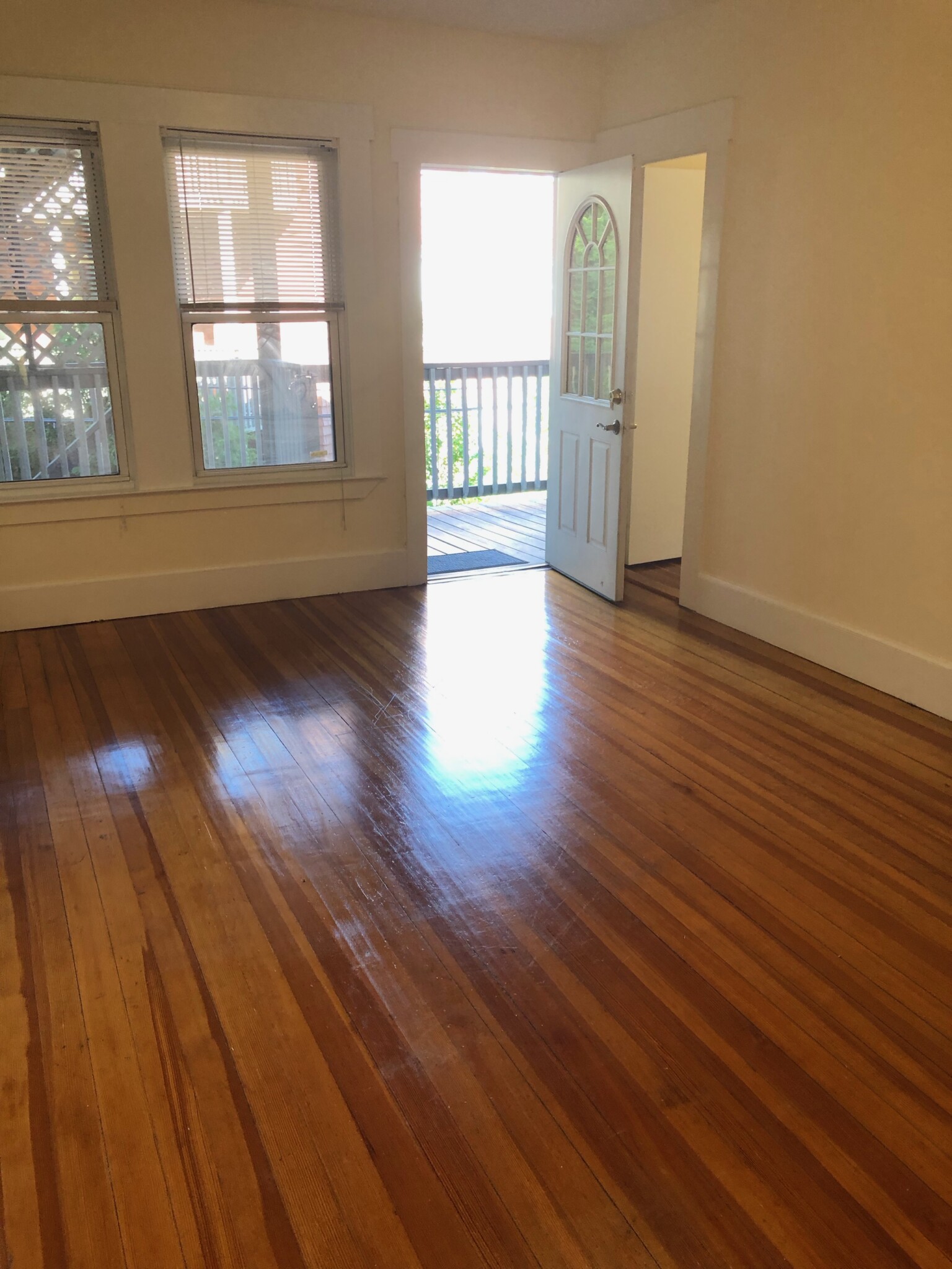2 bed, 1 bath apartment for rent at 132 Oxford St Unit 4T, Baldwin — photo 3 of 9