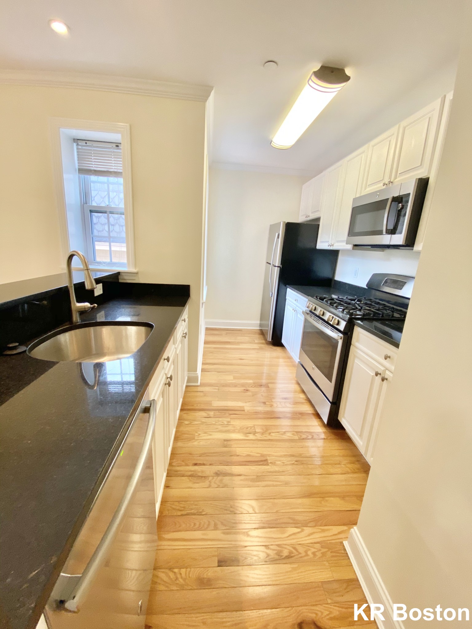 3 bed, 1.5 bath apartment for rent at 72 Walker St Unit 1, Harvard Square — photo 6 of 7