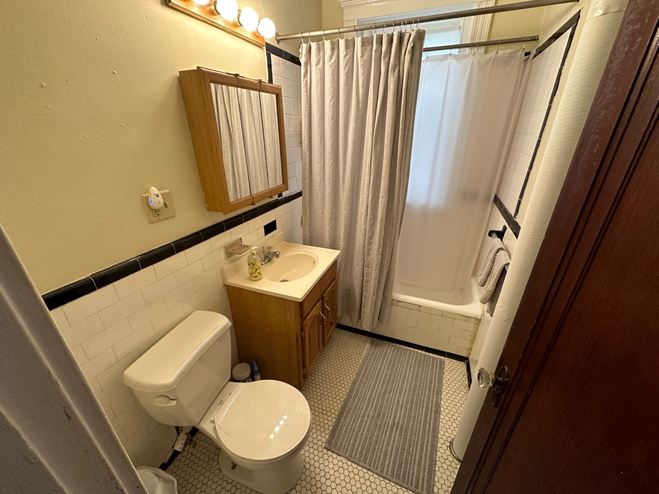1 bed, 1 bath apartment for rent at 77 Chester St Unit 5, Allston — photo 4 of 7