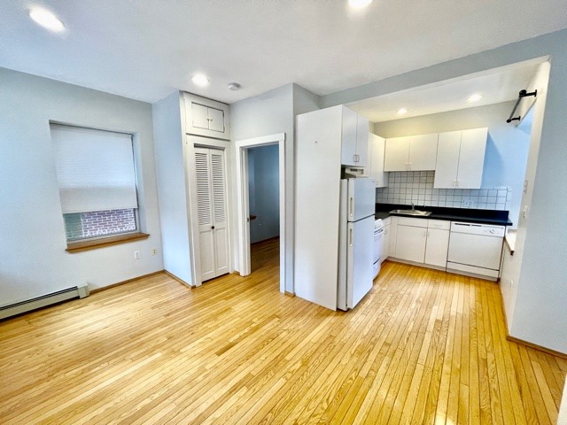 1.5 bed, 1 bath apartment for rent at 15 Thacher Ct Unit 2, North End — photo 1 of 13