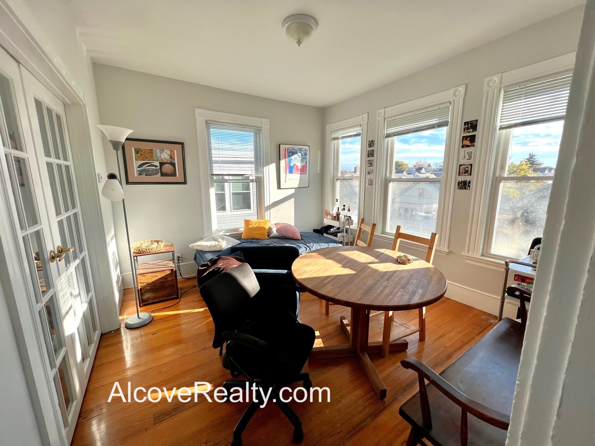 4 bed, 1 bath apartment for rent at 69 Davis Sq Unit 3, Davis Square — photo 4 of 18