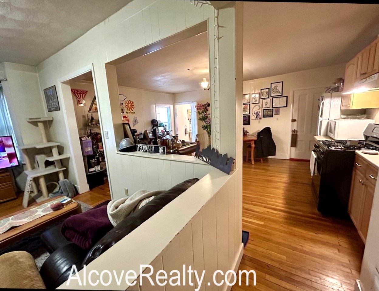 1 bed, 1 bath apartment for rent at 29 Cherry St Unit 1, Davis Square — photo 4 of 15