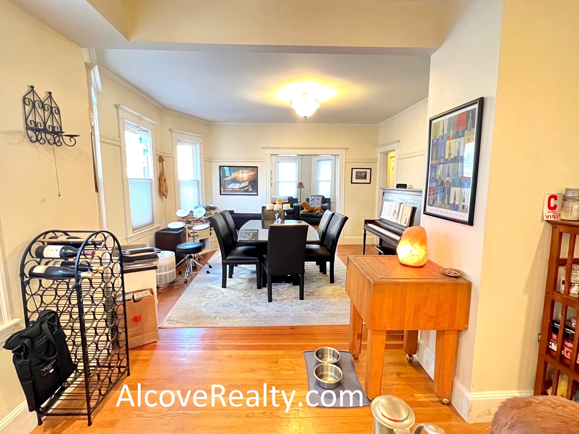 2 bed, 1 bath apartment for rent at 34 Aberdeen Rd Unit 1, Davis Square — photo 4 of 10