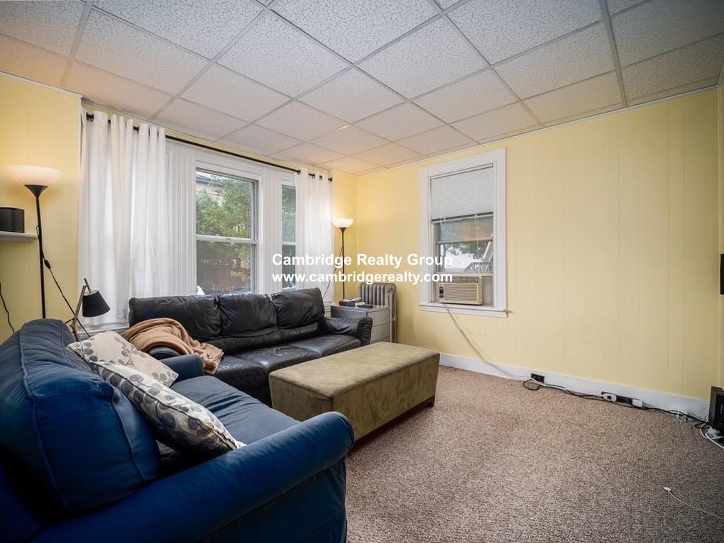 2 bed, 1 bath apartment for rent at 11 Eliot St Unit 1, Spring Hill — photo 4 of 14