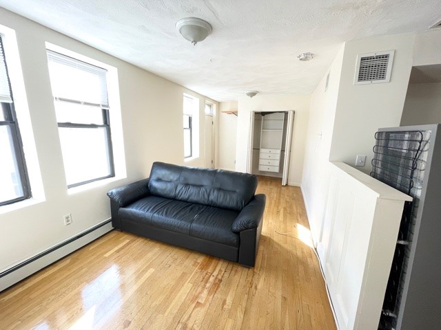Studio bed, 1 bath apartment for rent at 340 North St Unit 9, North End — photo 4 of 7