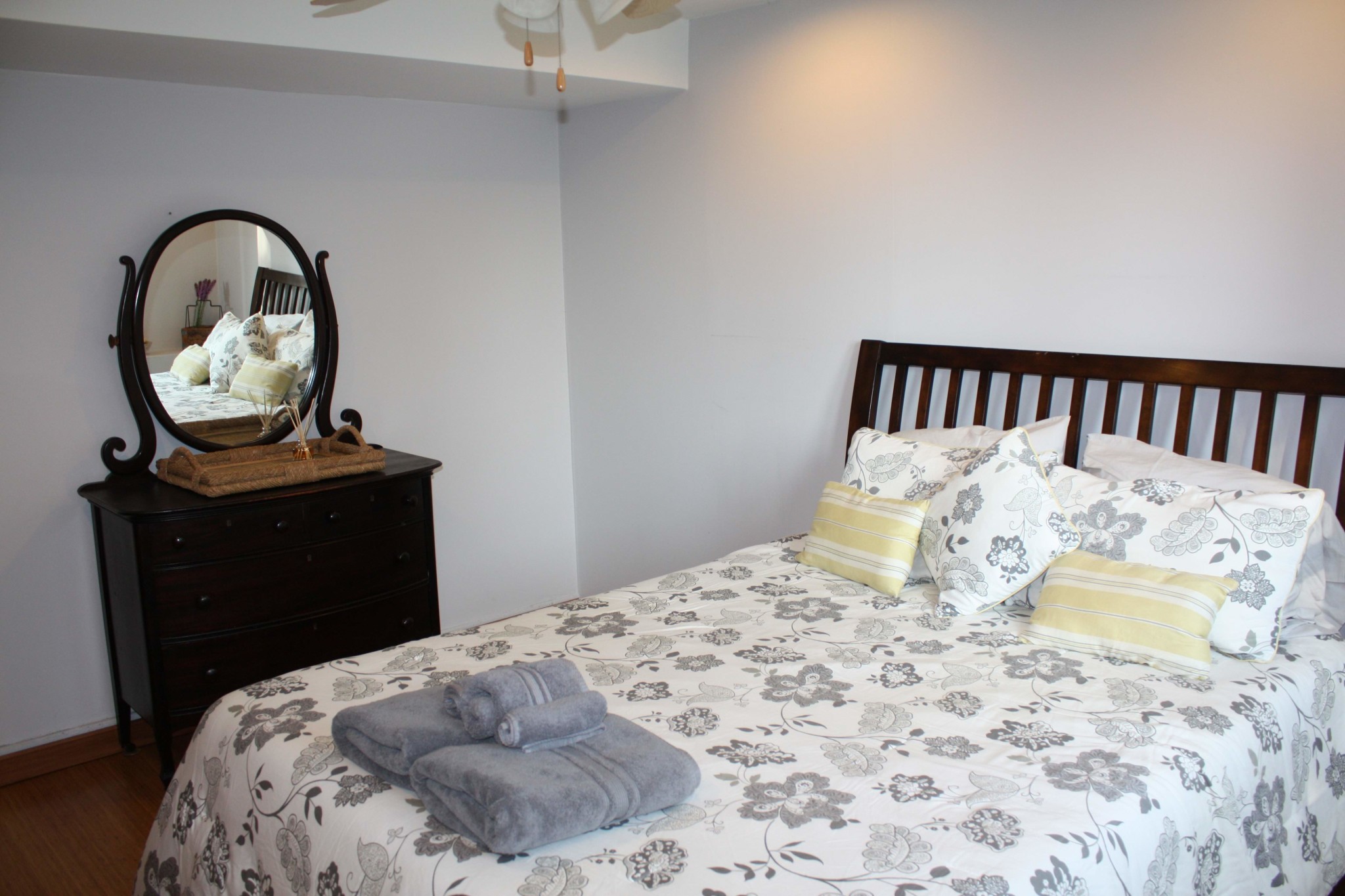 2 bed, 1 bath apartment for rent at 80 York Ter Unit 1, Coolidge Corner — photo 4 of 6