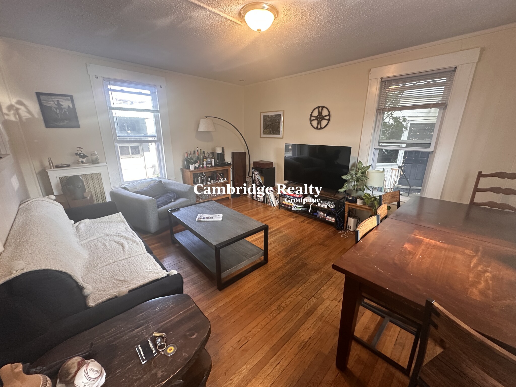 2.5 bed, 1 bath apartment for rent at 543 Broadway Unit 1T, South Medford — photo 5 of 27