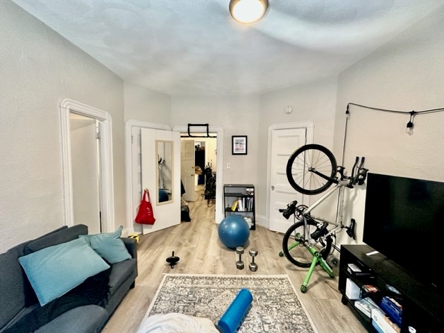 2 bed, 1 bath apartment for rent at 2612 Charter Unit 2, North End — photo 4 of 17