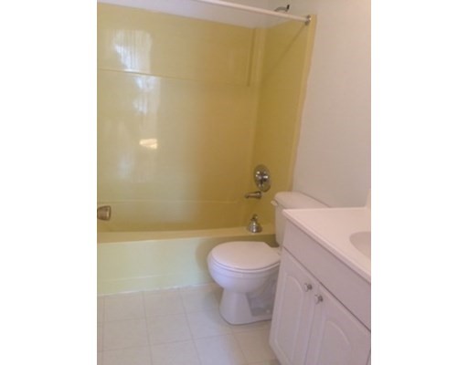 1 bed, 1 bath apartment for rent at 93 Cass St Unit B, West Roxbury — photo 10 of 10