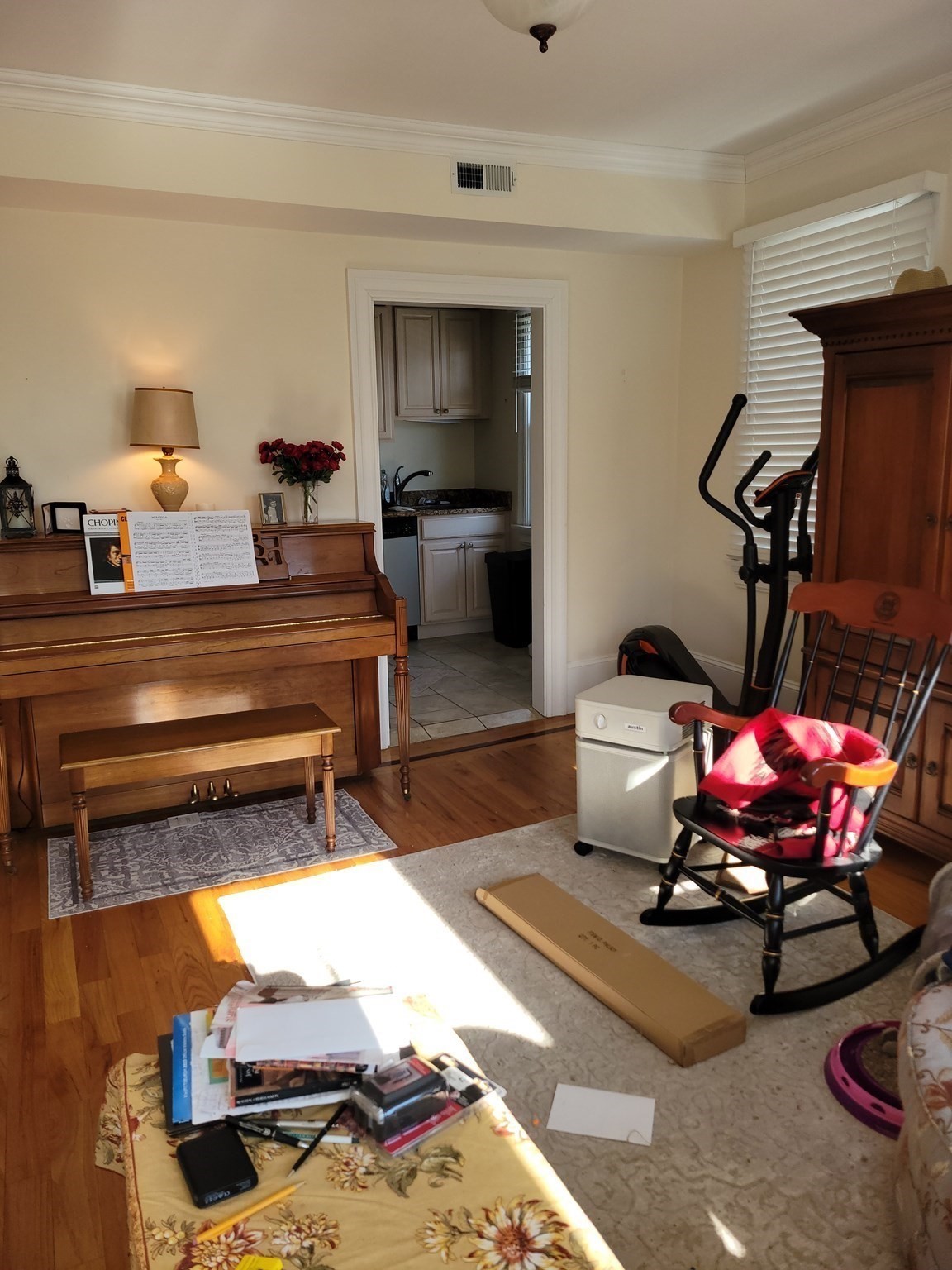 1 bed, 1 bath apartment for rent at 35 Highland Ave Unit 2, Newtonville — photo 3 of 10