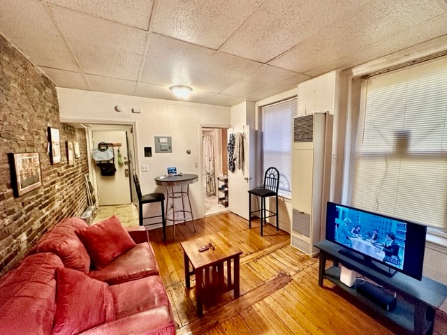 Studio bed, 1 bath apartment for rent at 23 Sheafe St Unit 1R, North End — photo 4 of 9