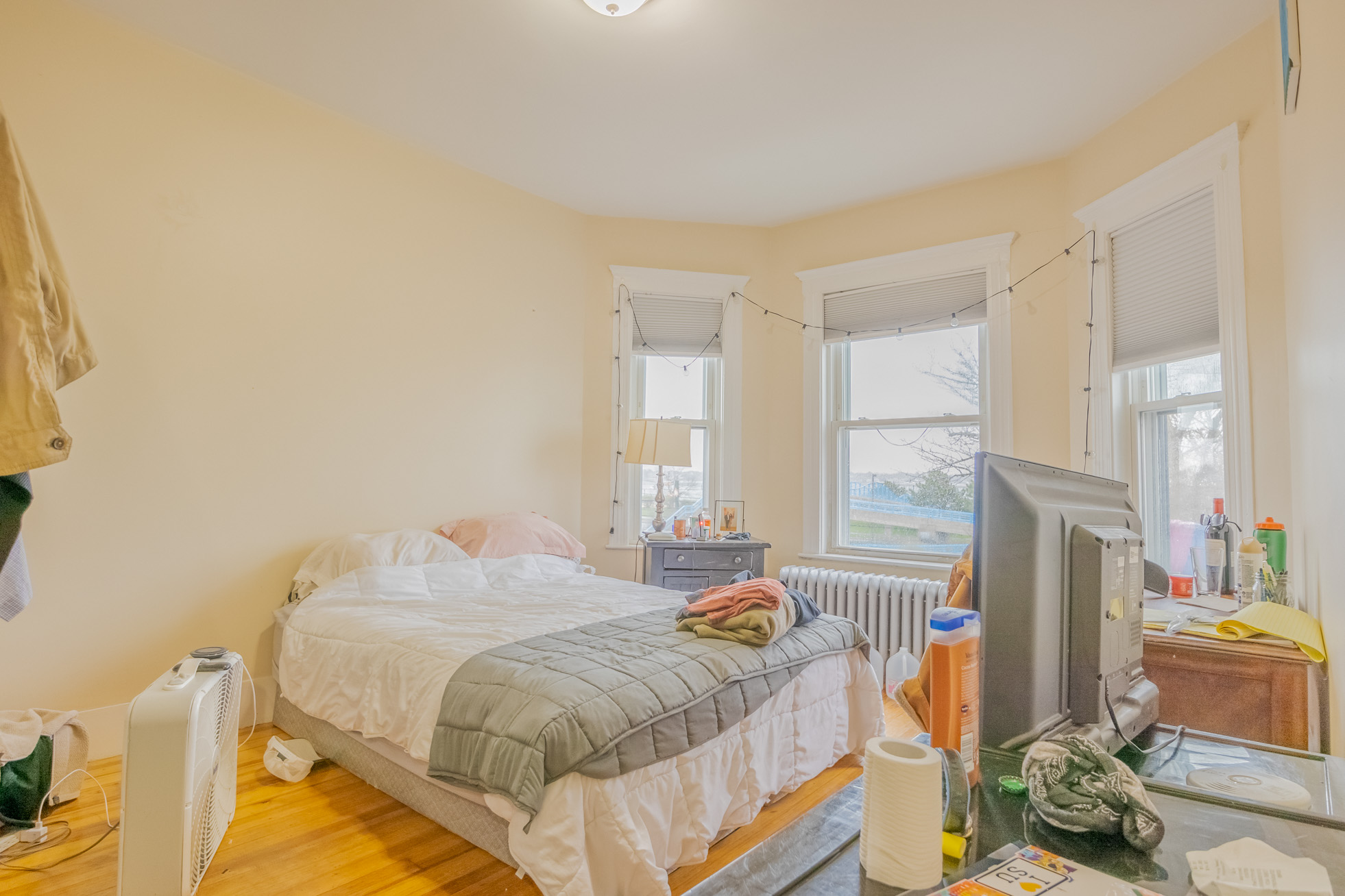 4 bed, 1 bath apartment for rent at 746 Bennington St Unit 3, East Boston — photo 4 of 6
