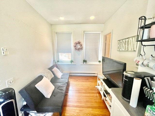2 bed, 1 bath apartment for rent at 109 Charter St Unit 2, North End — photo 4 of 20