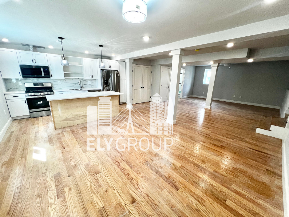4 bed, 2 bath apartment for rent at 31 Lincoln St Unit 1, West Medford — photo 4 of 21