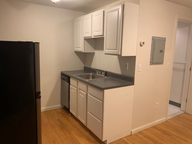 Studio bed, 1 bath apartment for rent at 40 Clark St Unit B, North End — photo 5 of 12