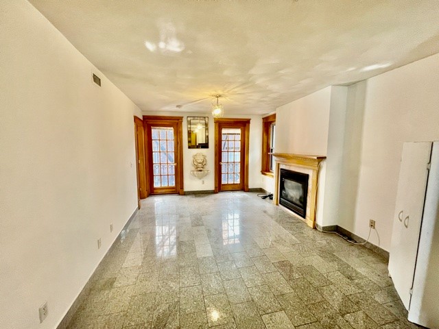 3 bed, 1 bath apartment for rent at 3 Wesley Pl Unit 3, North End — photo 4 of 13