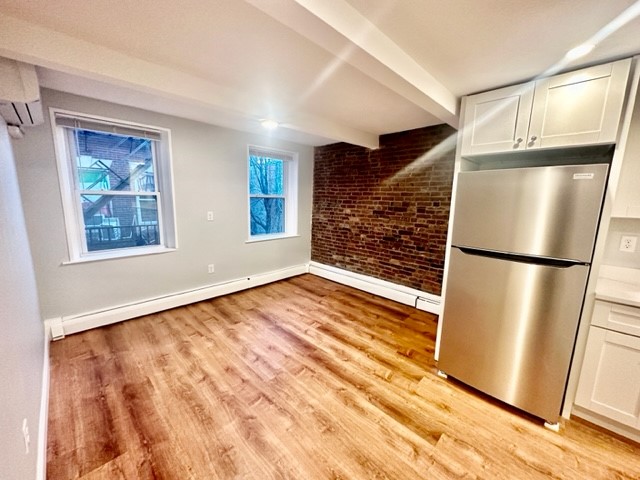 3 bed, 2 bath apartment for rent at 29 Thacher St Unit 3, North End — photo 4 of 20