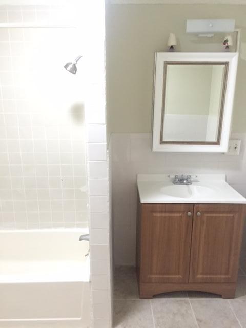 5 bed, 2 bath apartment for rent at 45 Angell St Unit 1, Dorchester — photo 4 of 6