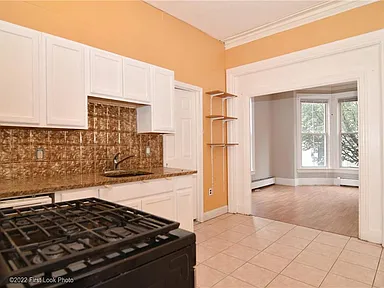 3 bed, 1.5 bath apartment for rent at 78 America St Unit 1, Federal Hill — photo 3 of 10