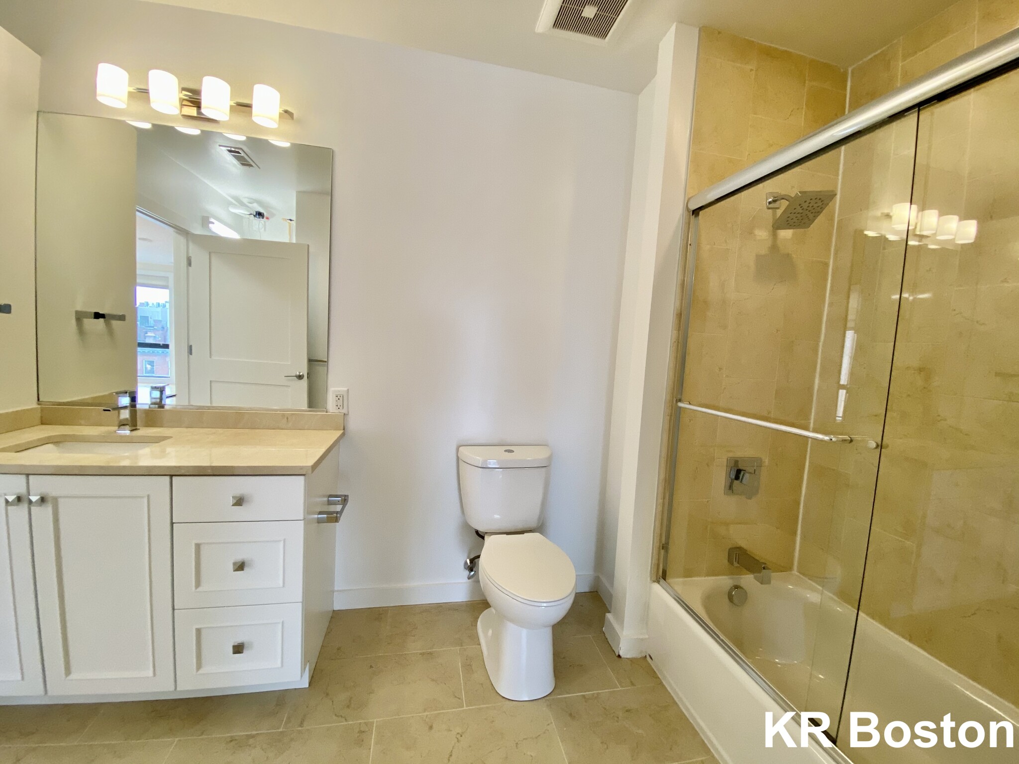 2 bed, 1 bath apartment for rent at 1 Buswell Unit 502, Fenway — photo 2 of 8