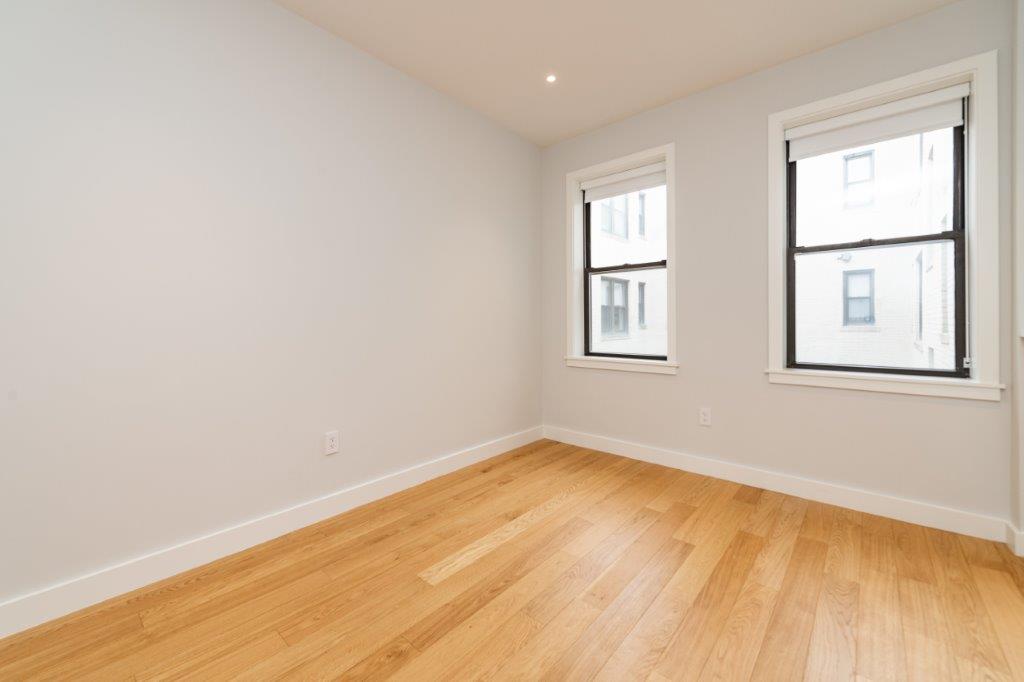 3 bed, 1 bath apartment for rent at 13 Sparhawk Unit 5, Brighton — photo 4 of 6