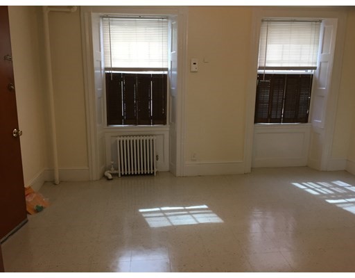 1 bed, 1 bath apartment for rent at 38 Oak St Unit 1, Chinatown — photo 5 of 8