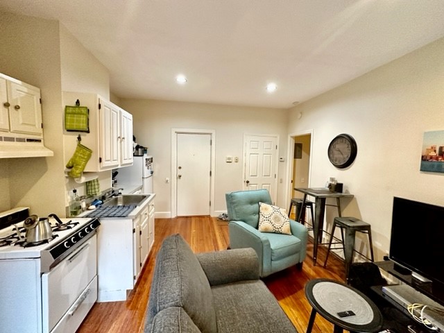 1 bed, 1 bath apartment for rent at 24 Hull St Unit 2R, North End — photo 4 of 23