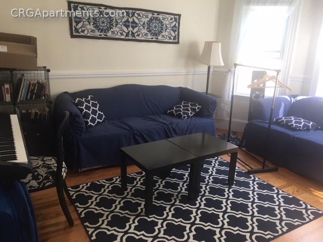 4 bed, 1.5 bath apartment for rent at 24 Harold St Unit 3T, Ward Two — photo 4 of 12