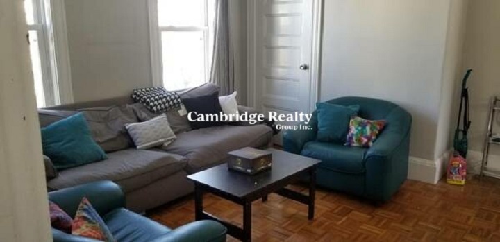 3 bed, 1 bath apartment for rent at 70 Willow St Unit 3T, Wellington-Harrington — photo 3 of 11
