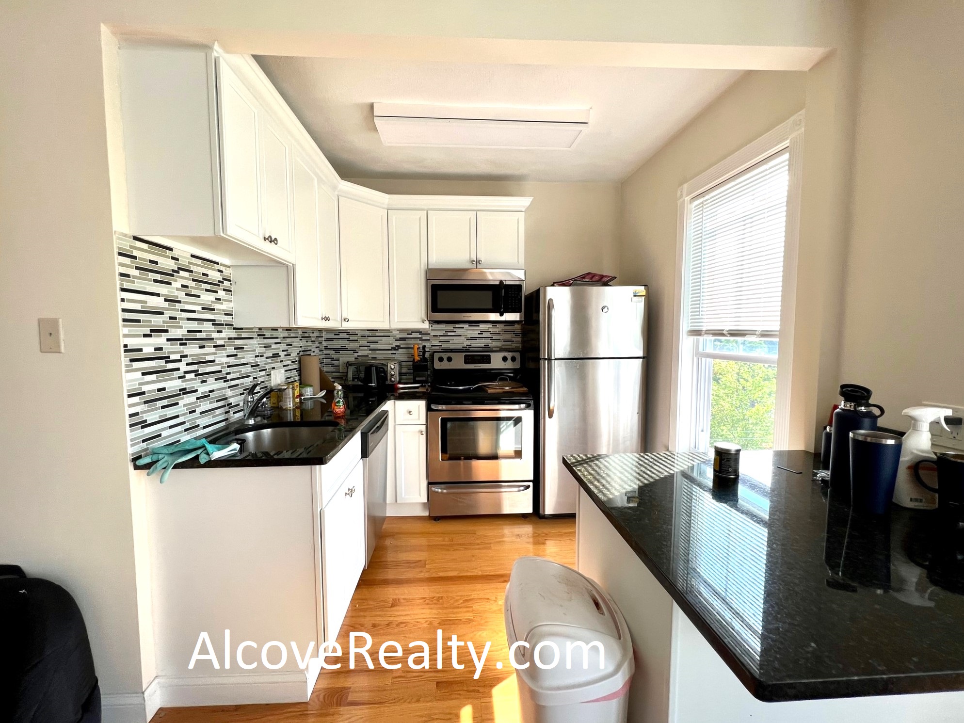 2 bed, 1 bath apartment for rent at 13 Vinal Ave Unit 3, Union Square — photo 4 of 14