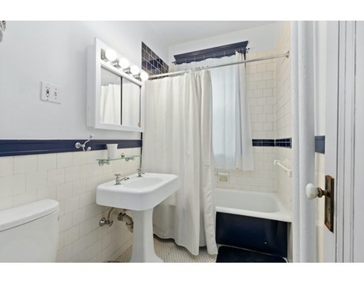 Studio bed, 1 bath apartment for rent at 1697 1699 Cambridge St Unit 36, Harvard Square — photo 10 of 12