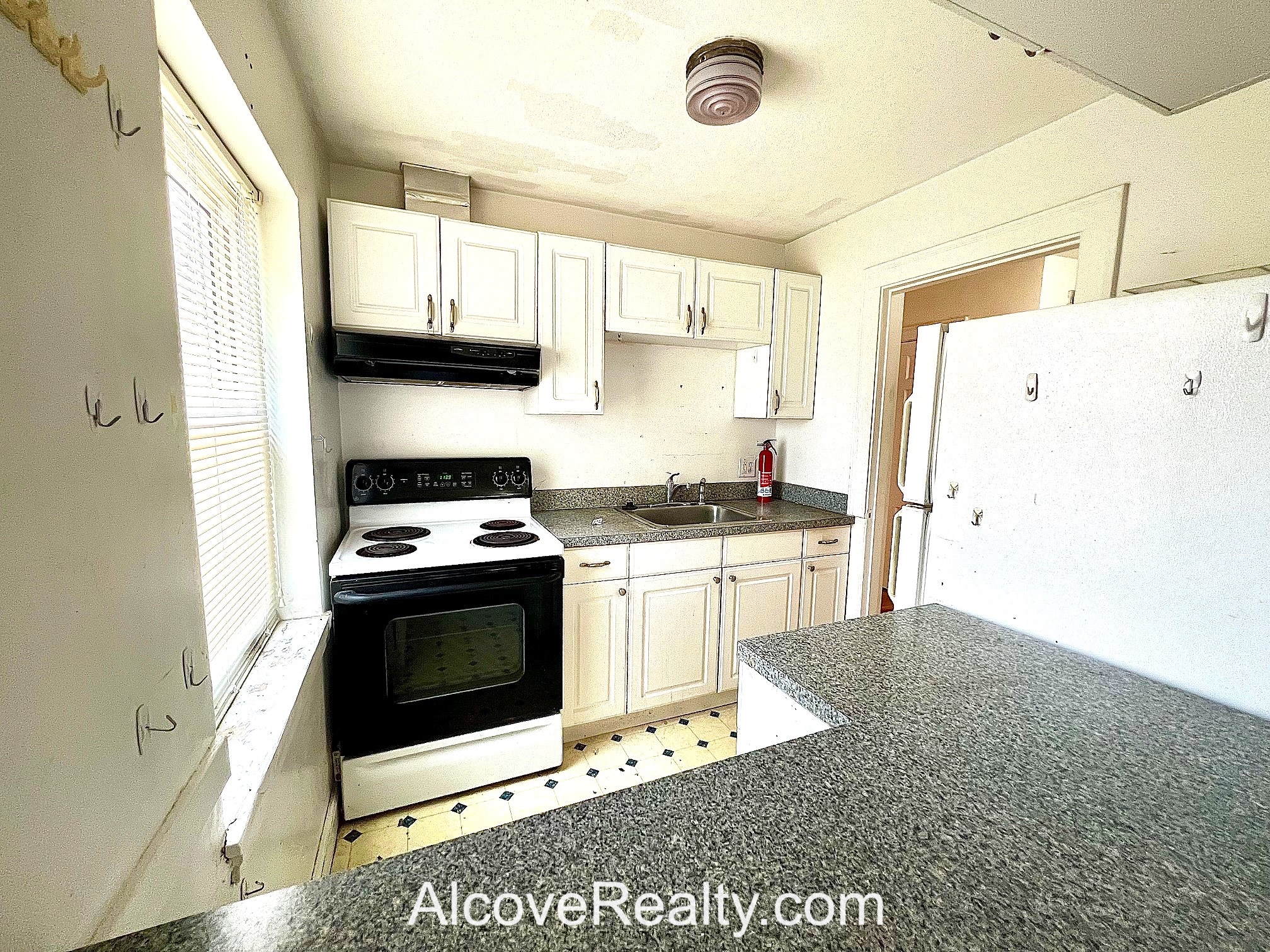 1 bed, 1 bath apartment for rent at 279 Massachusetts Ave Unit 2, Arlington — photo 4 of 10