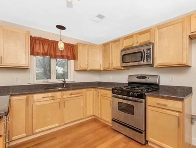 3 bed, 2.5 bath apartment for rent at 2691 Washington St Unit 1, Roxbury — photo 4 of 13