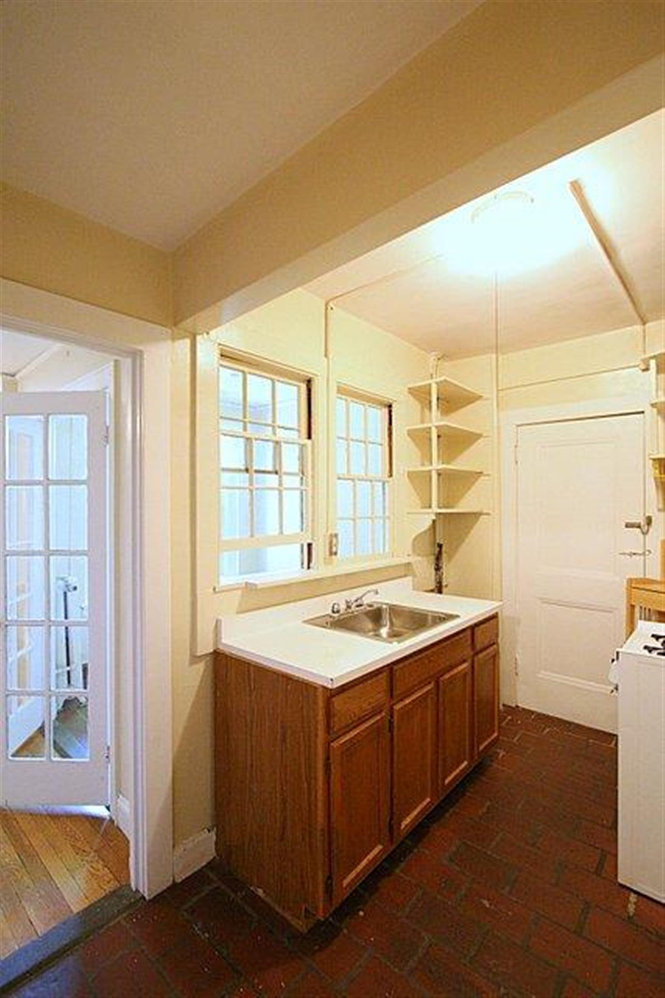 1.5 bed, 1 bath apartment for rent at 7 Craigie Cir Unit 23, Harvard Square — photo 12 of 19