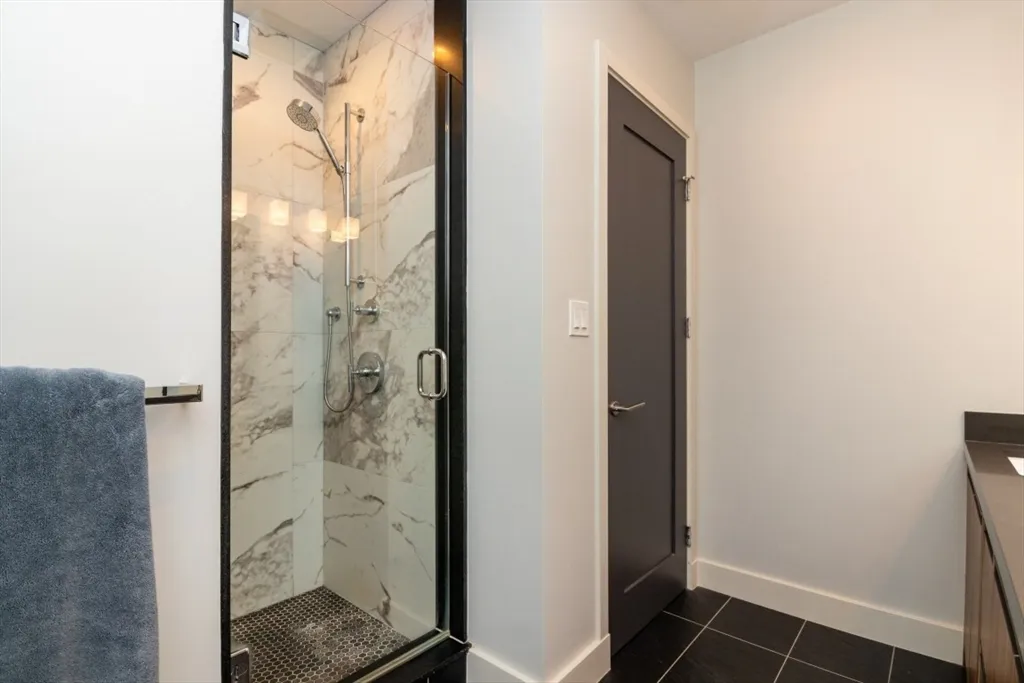 533 East 2nd St, South Boston