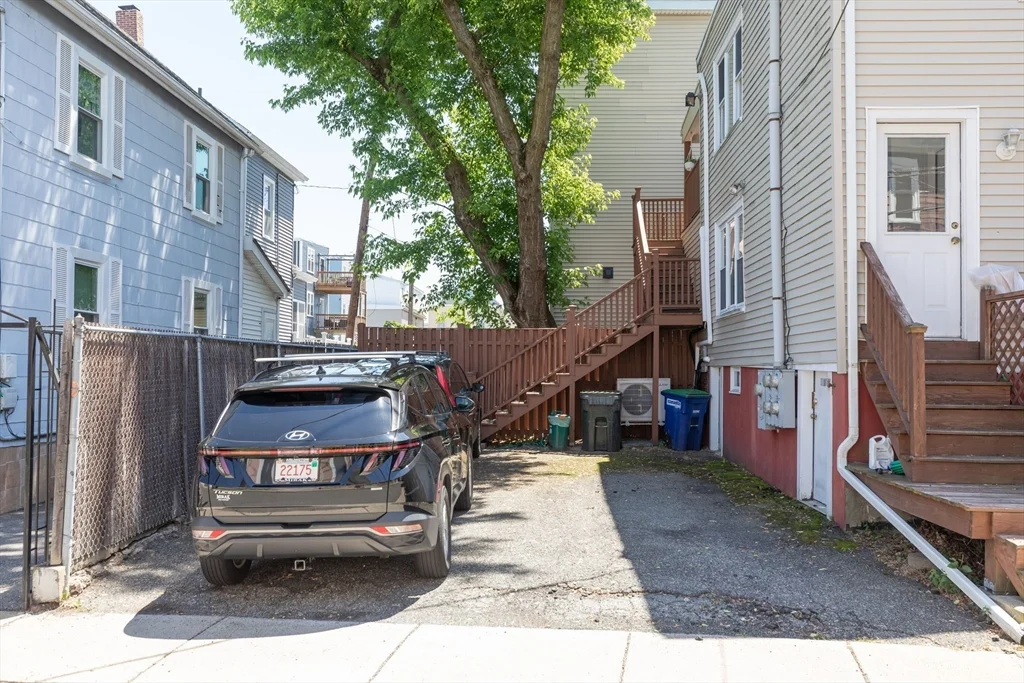 17-B Bonair St, East Somerville