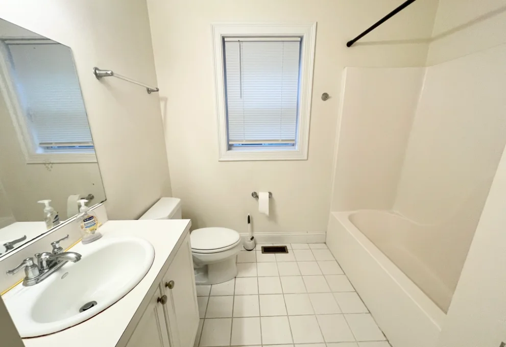 128 Hillside St, Mission Hill