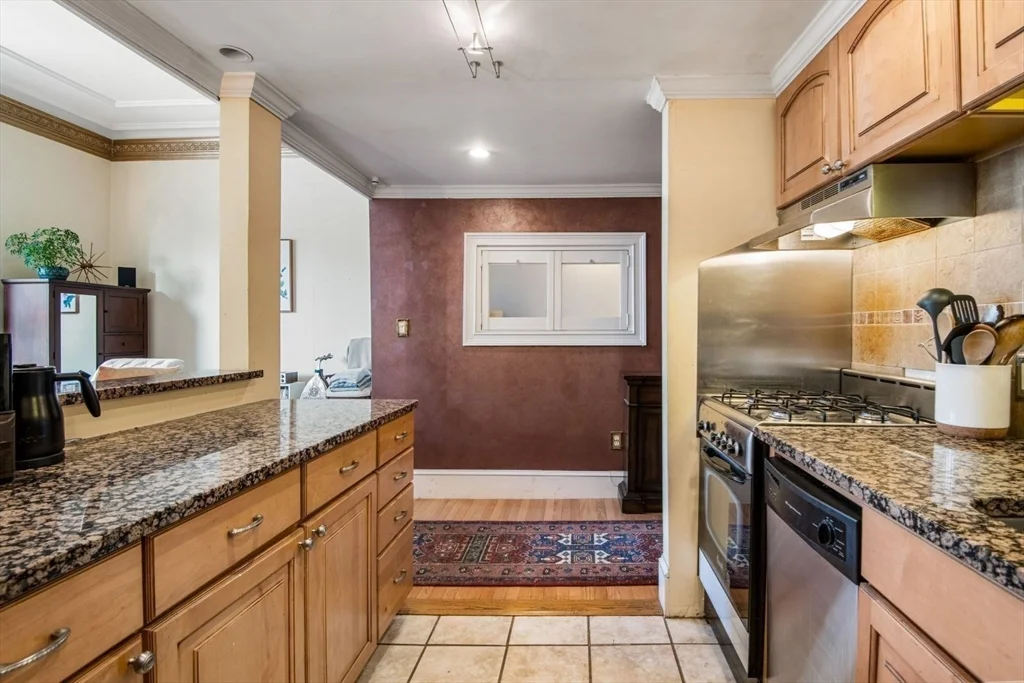 64 Commonwealth, Back Bay