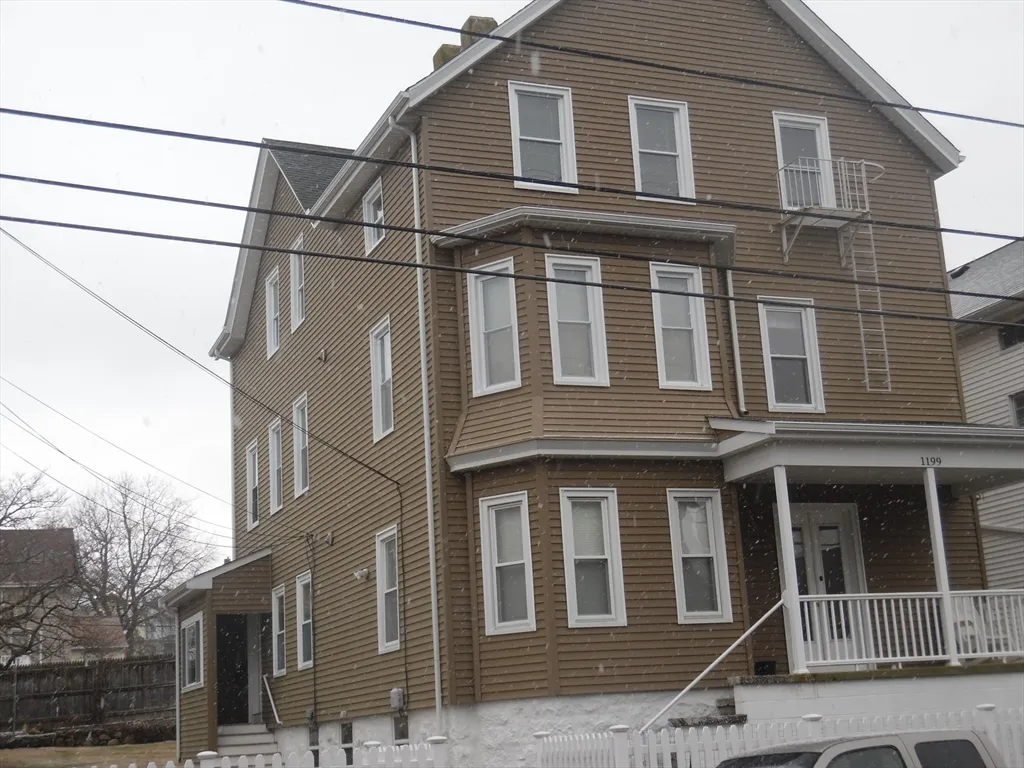1199 Rodman St, Fall River