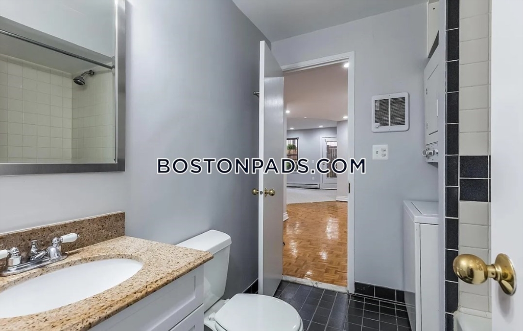 16 Symphony Rd, Fenway