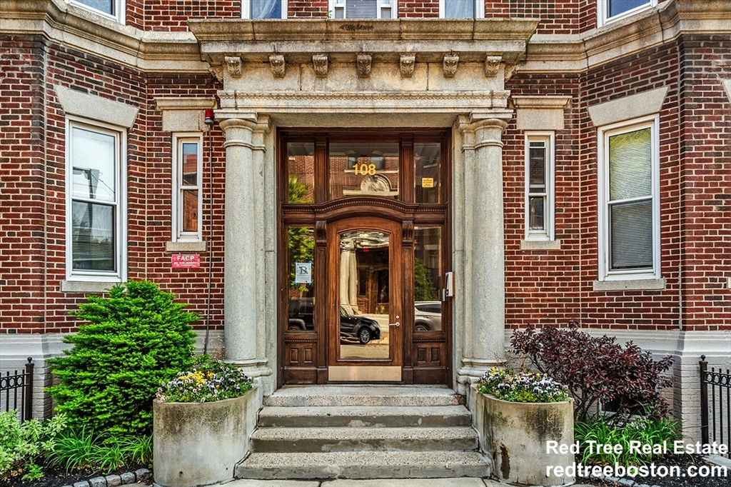 108 Jersey St, Boston