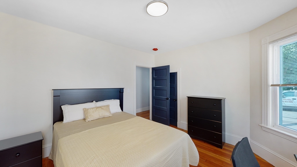 5 Chester Ave, Waltham