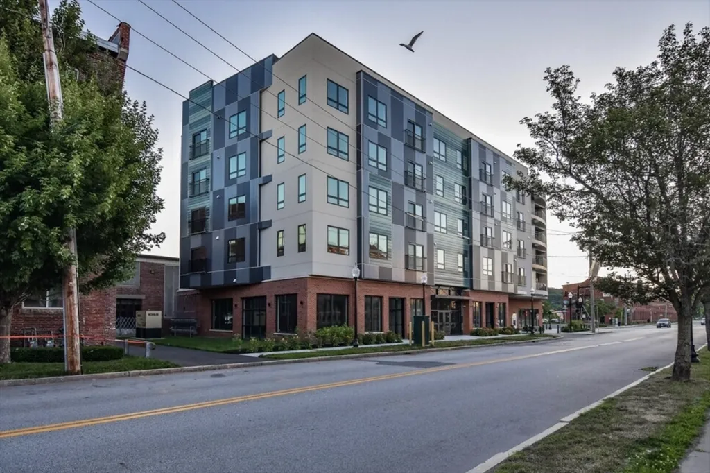 215 Canal St, Lawrence