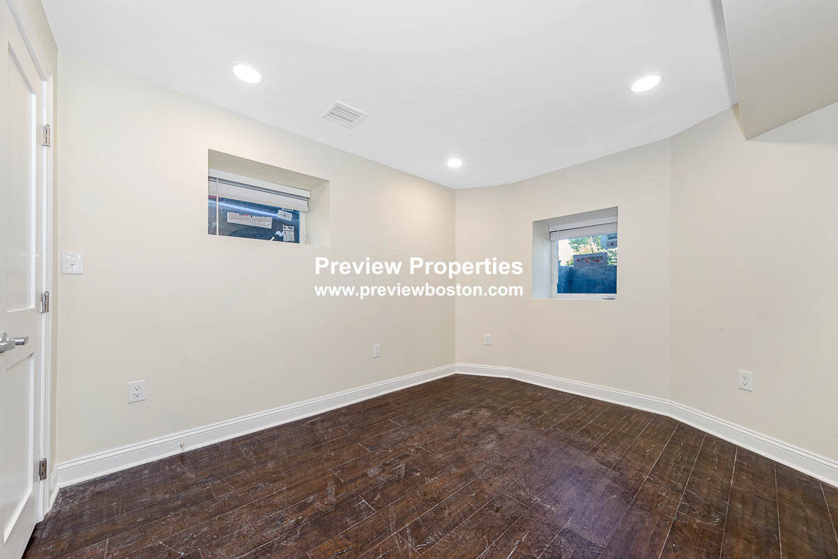 70 Stanley Ave, South Medford