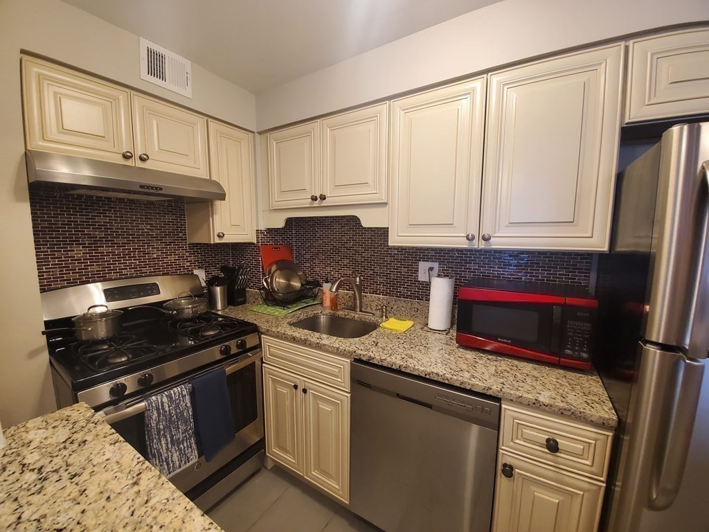 27 Bowdoin St, Beacon Hill