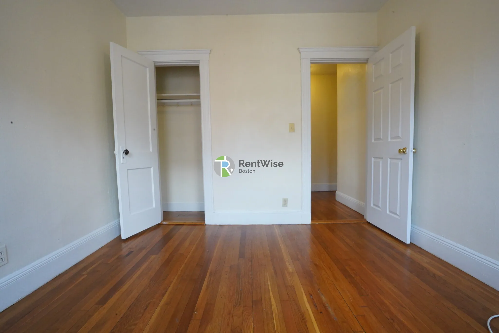 135 Washington St, Brighton