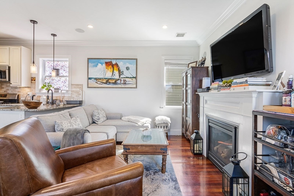 55 Middle St, South Boston