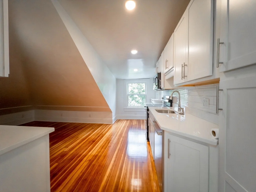 100 Chestnut Ave, Jamaica Plain