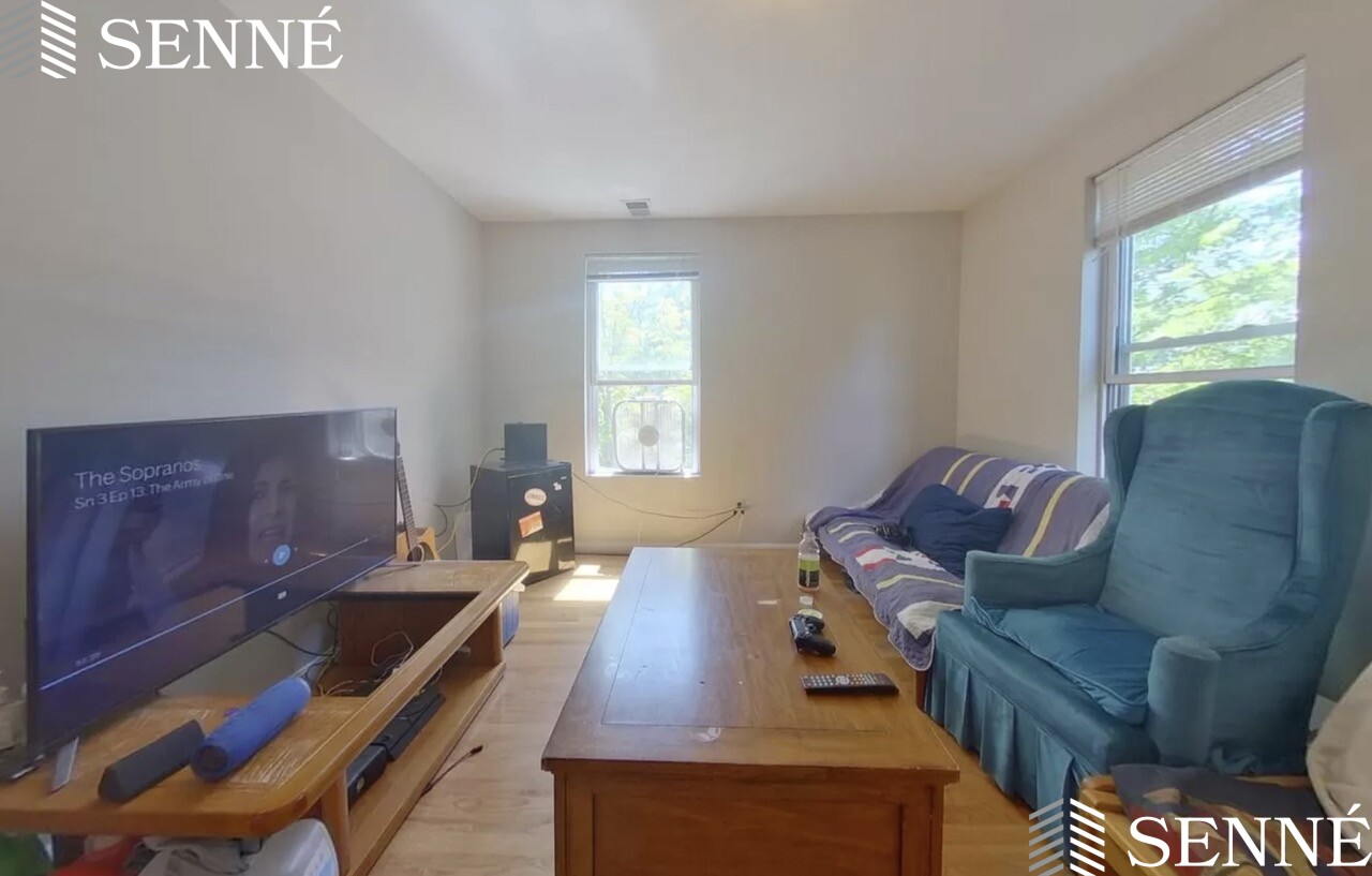 344 Putnam Ave, Riverside